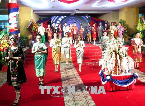 Hơn 500 lưu học sinh Lào đón Tết cổ truyền Bunpimay ấm áp ở Huế